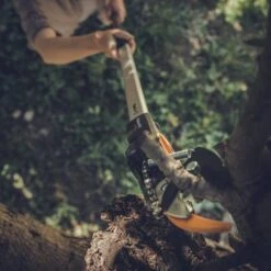 Fiskars Snoeigiraffe Telescopisch UPX82 165-350 Cm 11 Fiskars Snoeigiraffe Telescopisch UPX82 165-350 Cm -Tuingereedschap Winkel 1023625 powergear x tree pruner upx82 ls2 productimage