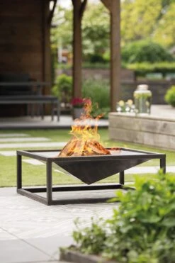 RedFire Terrashaard Vuurschaal Fire Pit Tervo Industrial 80 Cm 8 RedFire Terrashaard Vuurschaal Fire Pit Tervo Industrial 80 Cm -Tuingereedschap Winkel 81025 Lifestyle 01 Large