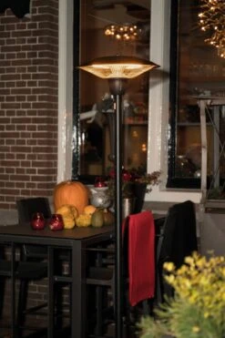 Sunred Terrasverwarmer Heater Barcelona Standing 1500 -Tuingereedschap Winkel BAR 1500S Lifestyle 01 Large