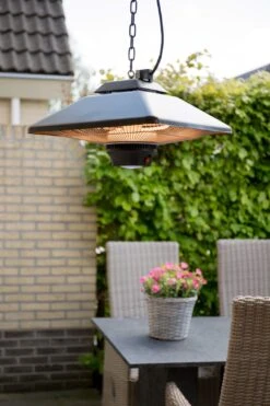 Sunred Terrasverwarmer Heater Spica Square Hanging 2000 -Tuingereedschap Winkel CE17SQ Lifestyle 01 Large
