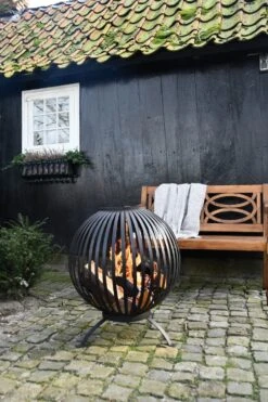 Esschert Vuurbal Strepen Laser Cut Zwart 16 Esschert Vuurbal Strepen Laser Cut Zwart -Tuingereedschap Winkel FF400 40