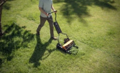 Fiskars StaySharp Max Kooimaaier -Tuingereedschap Winkel Fiskars Garden Action StaySharp Max Reel mower 1000591 1