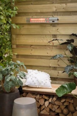 Sunred Terrasverwarmer Royal Diamond Silver Wall 2000 -Tuingereedschap Winkel RD SILVER 2000W Lifestyle 01 Large