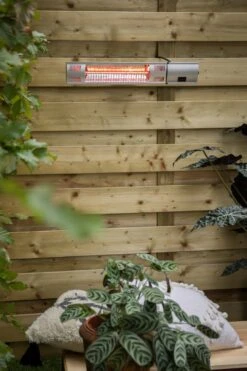 Sunred Terrasverwarmer Royal Diamond Silver Wall 2000 -Tuingereedschap Winkel RD SILVER 2000W Lifestyle 02 Large