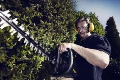 McCulloch Benzine Heggenschaar SuperLite 4528 -Tuingereedschap Winkel b4fb3a02254fd7a7a5bcf4cd84bb3a28