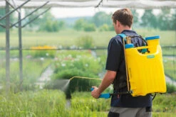 Gloria Pro 1800 - 18 Liter Kunststof + Messing Verlengstuk 50 Cm -Tuingereedschap Winkel csm Pro 1800 Live 3 ffbbc282d9 2